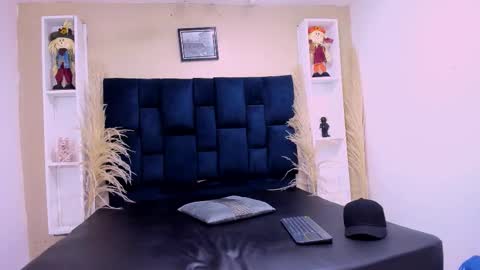 Snapshot of natzuki_ chatting on November 4, 2025, 11:42 am natzuki_ online show from November 4, 2025, 11:42 am