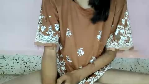 Snapshot of naughty_alia chatting on August 3, 2026, 7:40 am Alia online show from August 3, 2026, 7:40 am