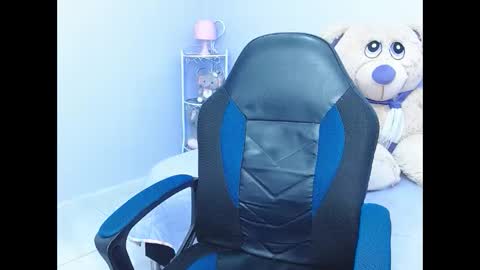 Snapshot of naughty_ariel chatting on January 31, 2025, 6:24 am Zoe online show from January 31, 2025, 6:24 am