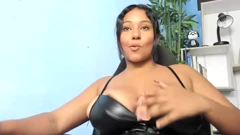 Snapshot of naughty_ariel chatting on February 5, 2025, 6:02 am Zoe online show from February 5, 2025, 6:02 am