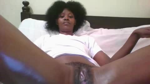 Snapshot of naughty_babe000 chatting on December 13, 2024, 2:10 am alisha online show from December 13, 2024, 2:10 am