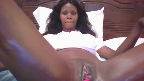 Snapshot of naughty_babe000 chatting on February 8, 2025, 11:33 am alisha online show from February 8, 2025, 11:33 am