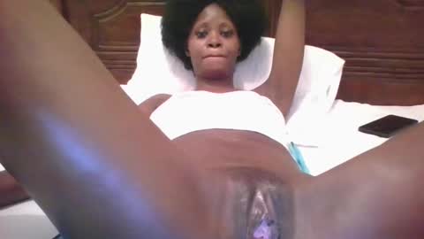 Snapshot of naughty_babe000 chatting on February 20, 2025, 3:34 am alisha online show from February 20, 2025, 3:34 am