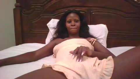 Snapshot of naughty_babe000 chatting on September 10, 2025, 4:23 am alisha online show from September 10, 2025, 4:23 am