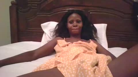 Snapshot of naughty_babe000 chatting on September 16, 2025, 5:14 pm alisha online show from September 16, 2025, 5:14 pm