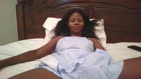 Snapshot of naughty_babe000 chatting on September 19, 2025, 4:25 am alisha online show from September 19, 2025, 4:25 am
