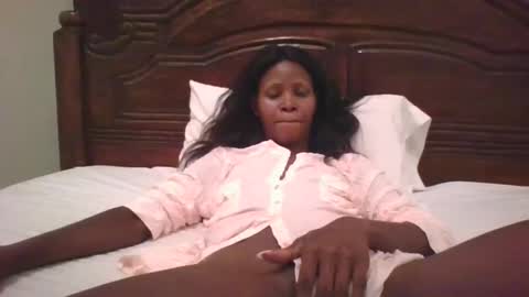 Snapshot of naughty_babe000 chatting on September 19, 2025, 6:30 pm alisha online show from September 19, 2025, 6:30 pm