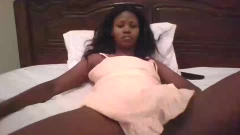 Snapshot of naughty_babe000 chatting on September 22, 2025, 7:32 am alisha online show from September 22, 2025, 7:32 am