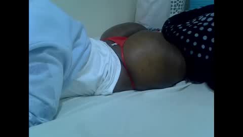 Snapshot of naughty_baddie5 chatting on December 17, 2025, 5:19 pm candy online show from December 17, 2025, 5:19 pm