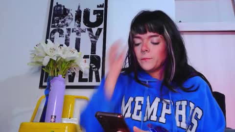 Em  please help me reach 100 thumbs up 3 online show from November 16, 2025, 6:41 am