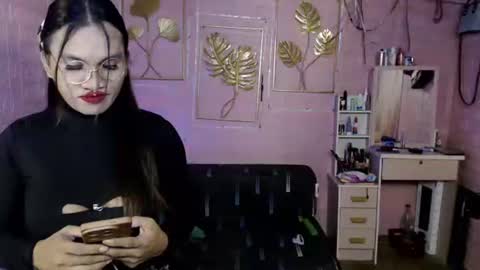 naughty_lorien143 online show from March 27, 2026, 11:43 am