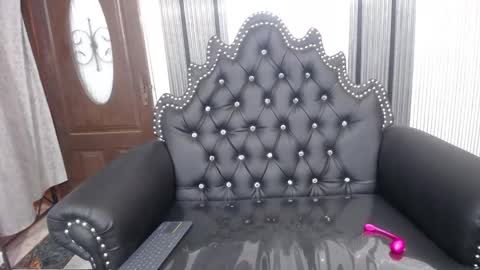 Snapshot of naughty_milf_esmeralda chatting on January 16, 2026, 2:26 am ESMERALDA online show from January 16, 2026, 2:26 am