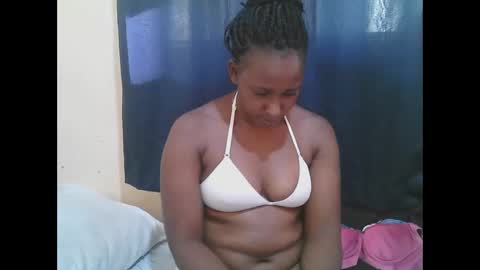 Snapshot of naughty_slender2 chatting on October 12, 2025, 12:59 pm jn online show from October 12, 2025, 12:59 pm