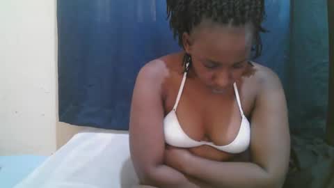 Snapshot of naughty_slender2 chatting on November 27, 2025, 8:05 am jn online show from November 27, 2025, 8:05 am