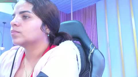 Stefany online show from May 11, 2026, 1:22 am