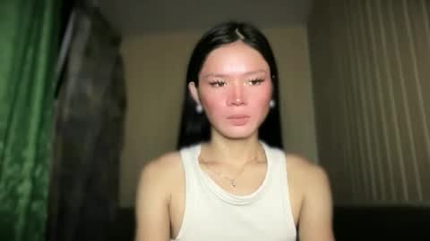 Snapshot of naughty_yuuna chatting on April 28, 2026, 4:45 pm naughty_yuuna online show from April 28, 2026, 4:45 pm