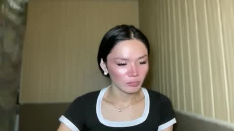 Snapshot of naughty_yuuna chatting on May 9, 2026, 4:23 pm naughty_yuuna online show from May 9, 2026, 4:23 pm