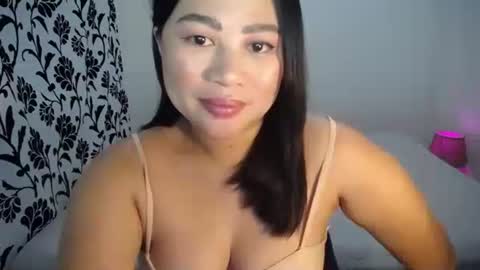 Snapshot of naughtyandsweetx chatting on November 26, 2025, 9:49 pm May online show from November 26, 2025, 9:49 pm