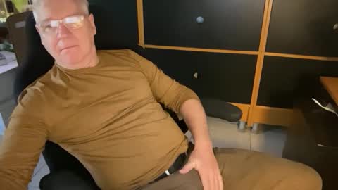 Snapshot of naughtydaddyla chatting on December 14, 2025, 7:40 pm naughtydaddyla online show from December 14, 2025, 7:40 pm