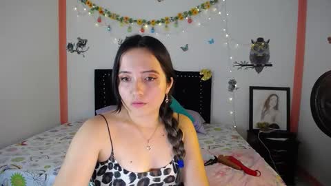Snapshot of naughtygirl_mmm chatting on February 17, 2025, 6:37 pm Valeria online show from February 17, 2025, 6:37 pm