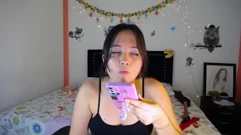 Snapshot of naughtygirl_mmm chatting on February 21, 2025, 8:49 pm Valeria online show from February 21, 2025, 8:49 pm