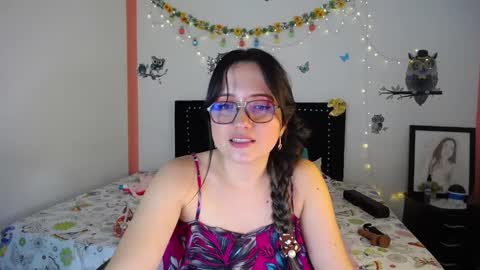 Snapshot of naughtygirl_mmm chatting on February 27, 2025, 8:20 pm Valeria online show from February 27, 2025, 8:20 pm