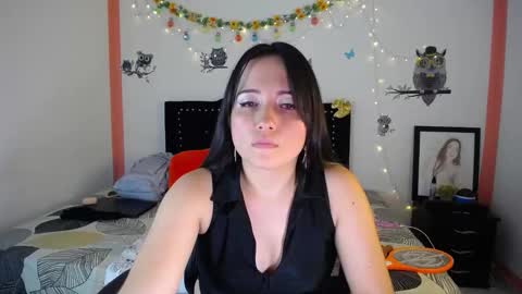 Snapshot of naughtygirl_mmm chatting on March 7, 2025, 9:48 pm Valeria online show from March 7, 2025, 9:48 pm