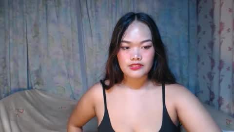 Snapshot of naughtyhotamber chatting on December 17, 2025, 10:32 am amber and ryan online show from December 17, 2025, 10:32 am