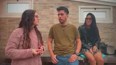 ANDREA STEPH  MIKE online show from October 18, 2025, 10:27 am