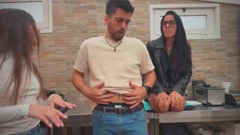 ANDREA STEPH  MIKE online show from October 27, 2025, 9:46 am