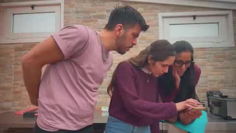 ANDREA STEPH  MIKE online show from October 29, 2025, 10:28 am