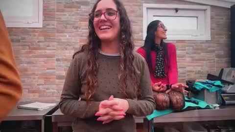 ANDREA STEPH  MIKE online show from November 25, 2025, 10:15 am