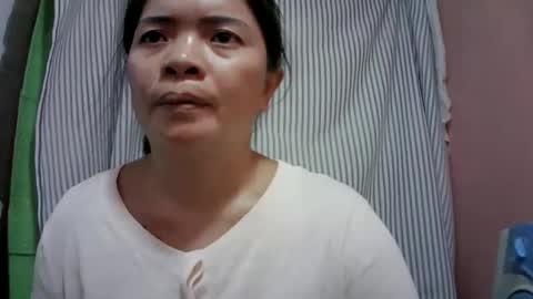 Snapshot of naughtymom_33 chatting on March 5, 2026, 1:34 am naughtymom_33 online show from March 5, 2026, 1:34 am