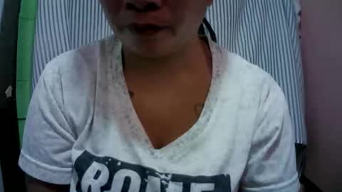 Snapshot of naughtymom_33 chatting on March 8, 2026, 6:06 am naughtymom_33 online show from March 8, 2026, 6:06 am