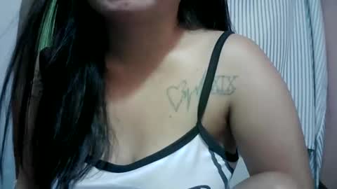 Snapshot of naughtymom_33 chatting on March 30, 2026, 5:36 pm naughtymom_33 online show from March 30, 2026, 5:36 pm