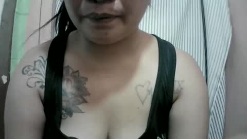 Snapshot of naughtymom_33 chatting on April 9, 2026, 7:36 am naughtymom_33 online show from April 9, 2026, 7:36 am