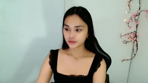 ELISE online show from April 15, 2026, 8:09 pm