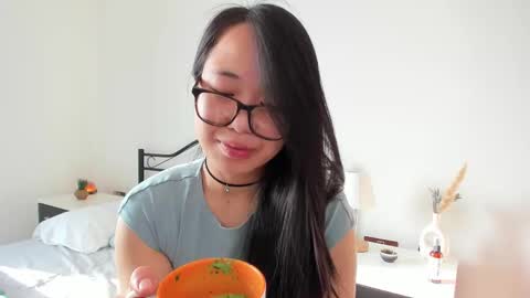 Gigi Chu  online show from March 6, 2025, 8:41 am