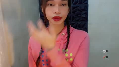 Celine online show from October 25, 2025, 5:04 am