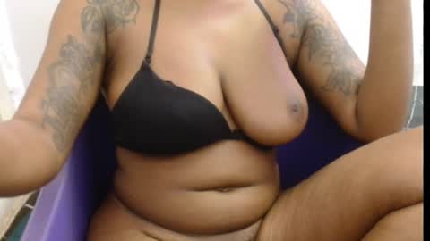 Snapshot of naughtyxpussyx chatting on January 19, 2026, 2:43 pm naughtyxpussyx online show from January 19, 2026, 2:43 pm