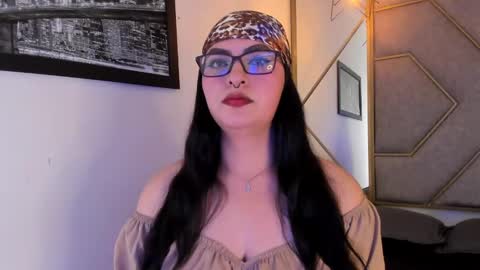 NavannyCattan online show from November 9, 2025, 6:01 am