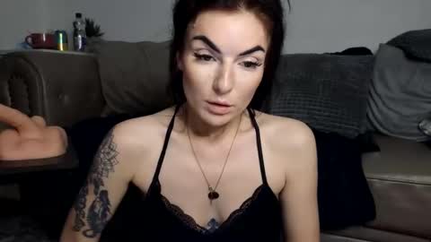 Navyrein online show from April 15, 2026, 8:53 pm