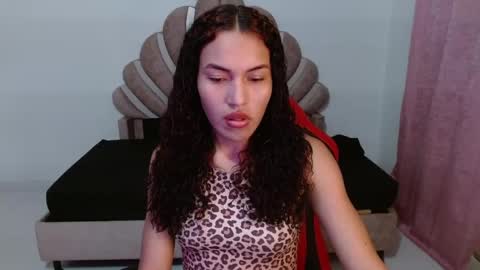 Snapshot of naya_fox1 chatting on December 19, 2025, 5:25 am naya_fox1 online show from December 19, 2025, 5:25 am