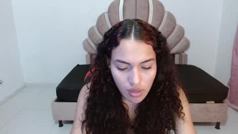 Snapshot of naya_fox1 chatting on December 21, 2025, 1:35 am naya_fox1 online show from December 21, 2025, 1:35 am