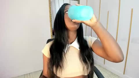Snapshot of nayariskaya chatting on September 15, 2025, 2:28 pm Nayaris 3 online show from September 15, 2025, 2:28 pm