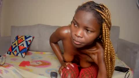 nayela_ online show from July 17, 2026, 12:45 pm