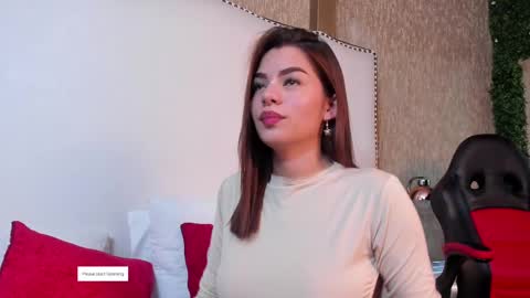Snapshot of nayla_bss chatting on September 30, 2025, 4:17 am Mia online show from September 30, 2025, 4:17 am