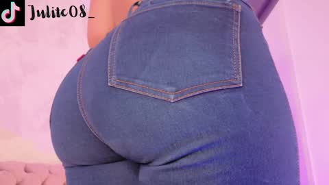 Snapshot of naylapot_ chatting on January 6, 2025, 12:13 pm Juli online show from January 6, 2025, 12:13 pm