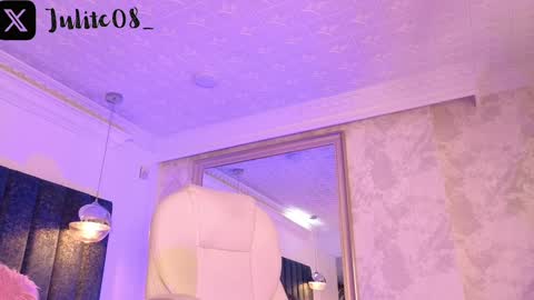 Snapshot of naylapot_ chatting on January 8, 2025, 12:15 pm Juli online show from January 8, 2025, 12:15 pm