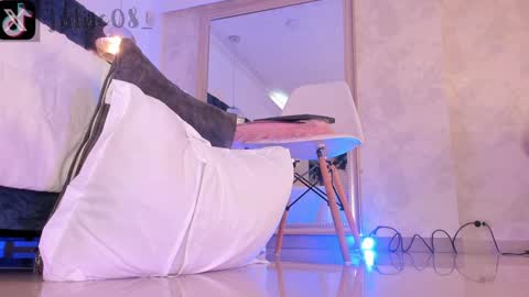 Snapshot of naylapot_ chatting on January 11, 2025, 2:47 pm Juli online show from January 11, 2025, 2:47 pm